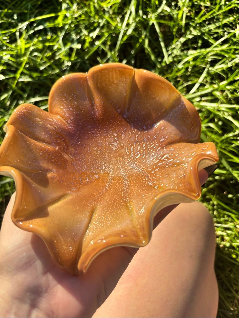 VINTAGE HAND BLOWN GLASS ITALIAN TRINKET DISH/ASHTRAY. HANDMADE IN MURANO.